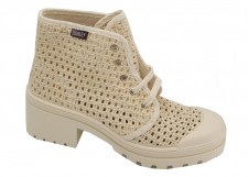 Diurley. Young Woman Fashion Canvas Boot Color beige.